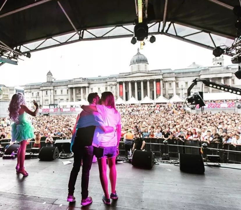 一对男女互换性别,一见钟情后生儿育女:有爱,性别有什么关系?