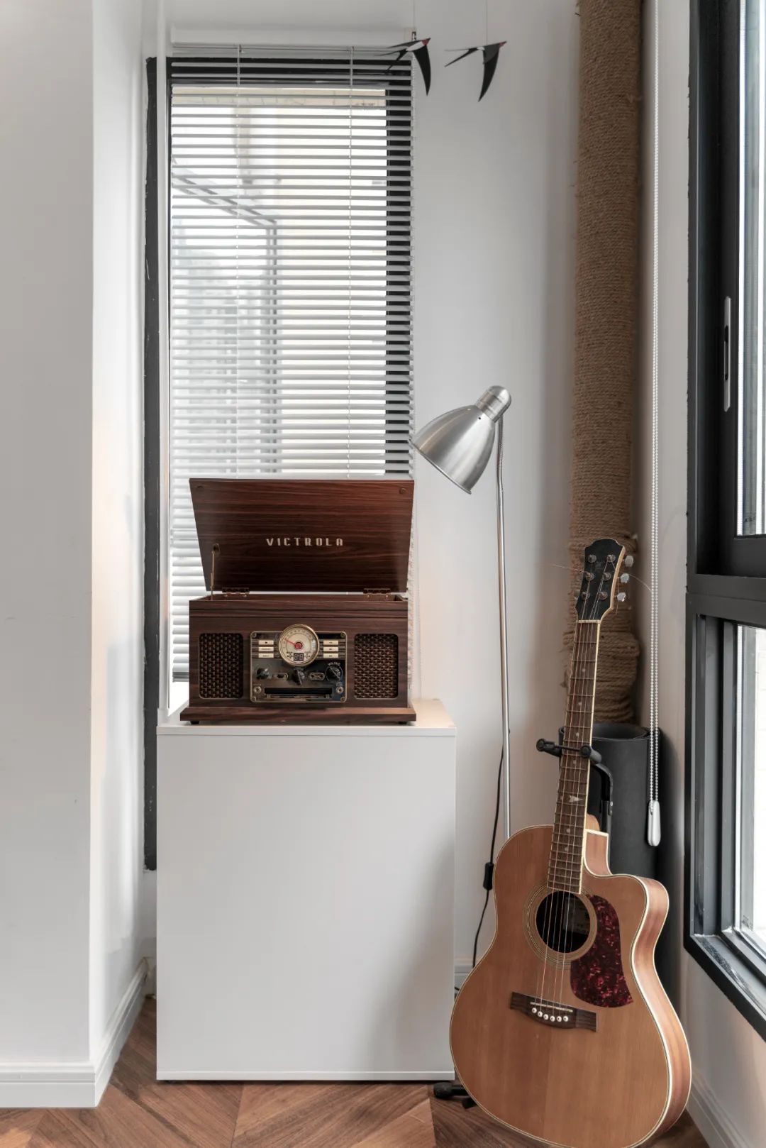 佛山女子与男友、男友妈弟住76㎡，养一猫还要工作室，装修绝了