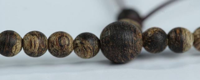 如果沉香手串变黑了该怎么办呢,沉香包浆后怎么用砂纸打磨