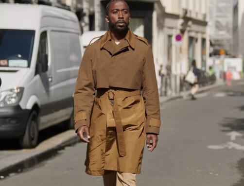 郭敬明为何叫小金人,郭敬明穿大衣完整视频