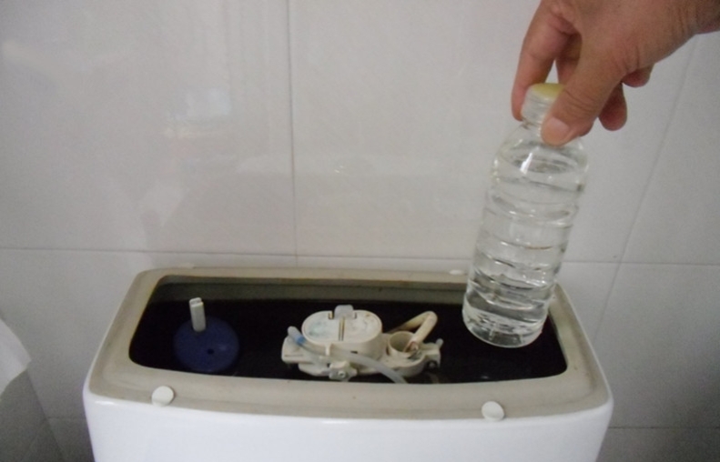 马桶水箱一直流水修理方法,马桶水箱一直流水修理去哪里找人
