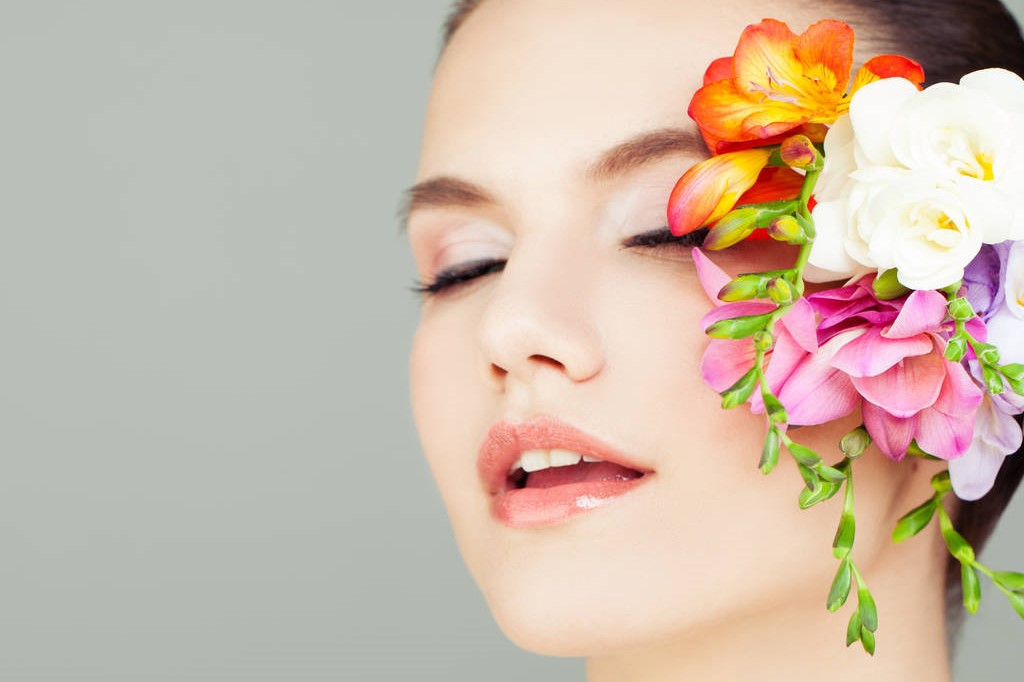 让脸变胖的最佳动作,4个动作让脸变年轻