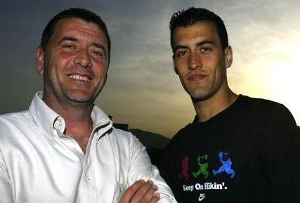 伟大姓氏传承,足坛八对效力同一支球队的父子,老子英雄儿好汉