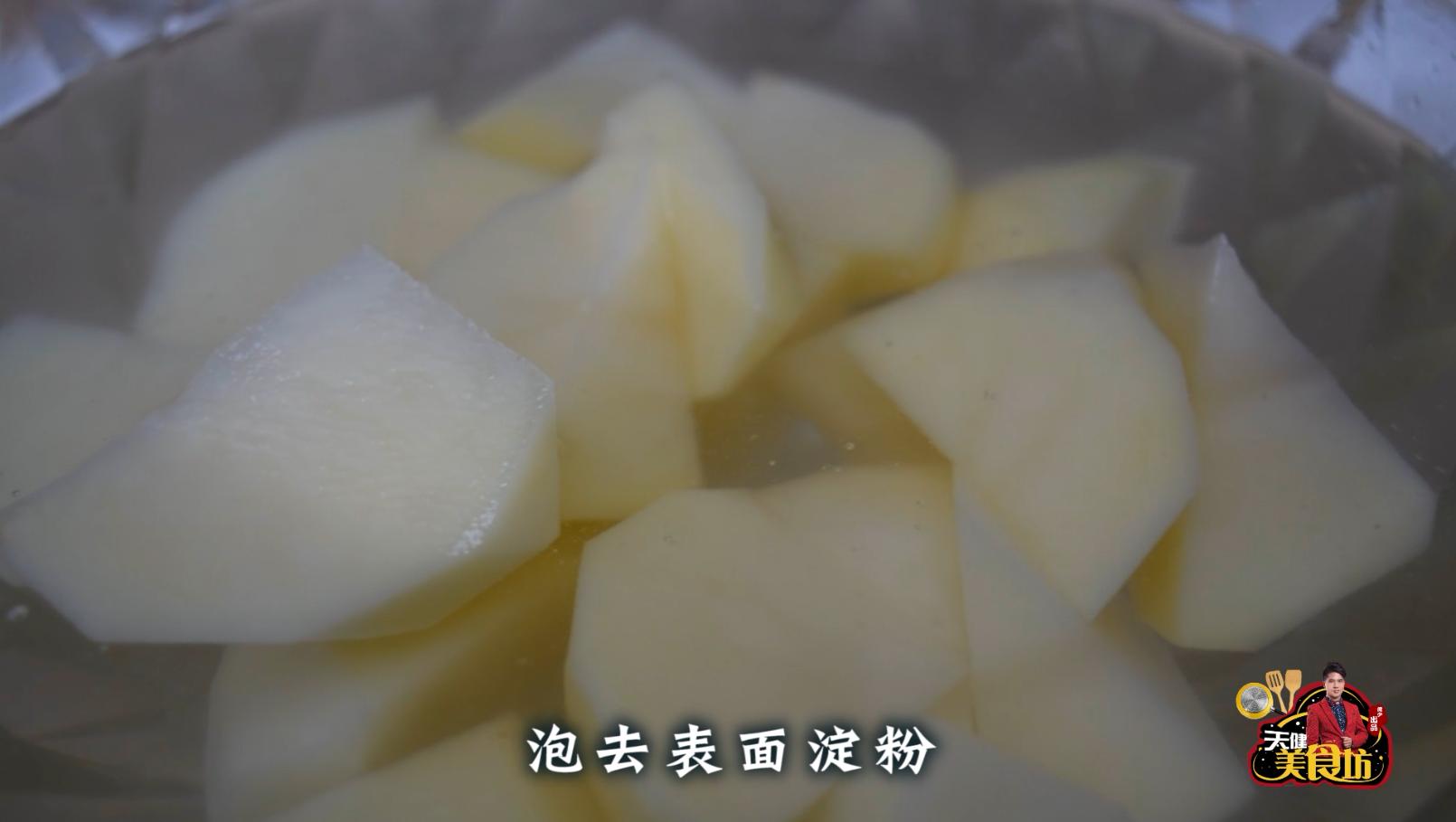 五香土豆洋葱焖鸡的做法大全家常,土豆焖鸡的家常做法教程