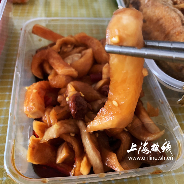 魔都100：结棍！一上午就卖完700斤酱汁肉沪老字号熟食店开81年排81年