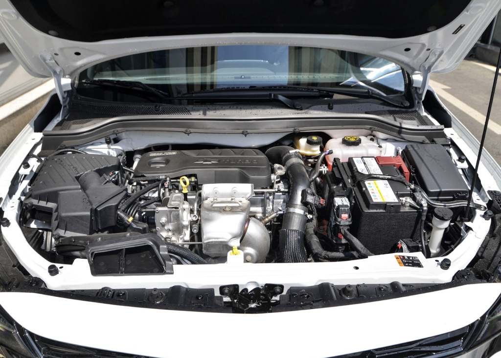 新款雪佛兰科鲁泽真实车主感受,雪佛兰科鲁泽2024款功能全面介绍