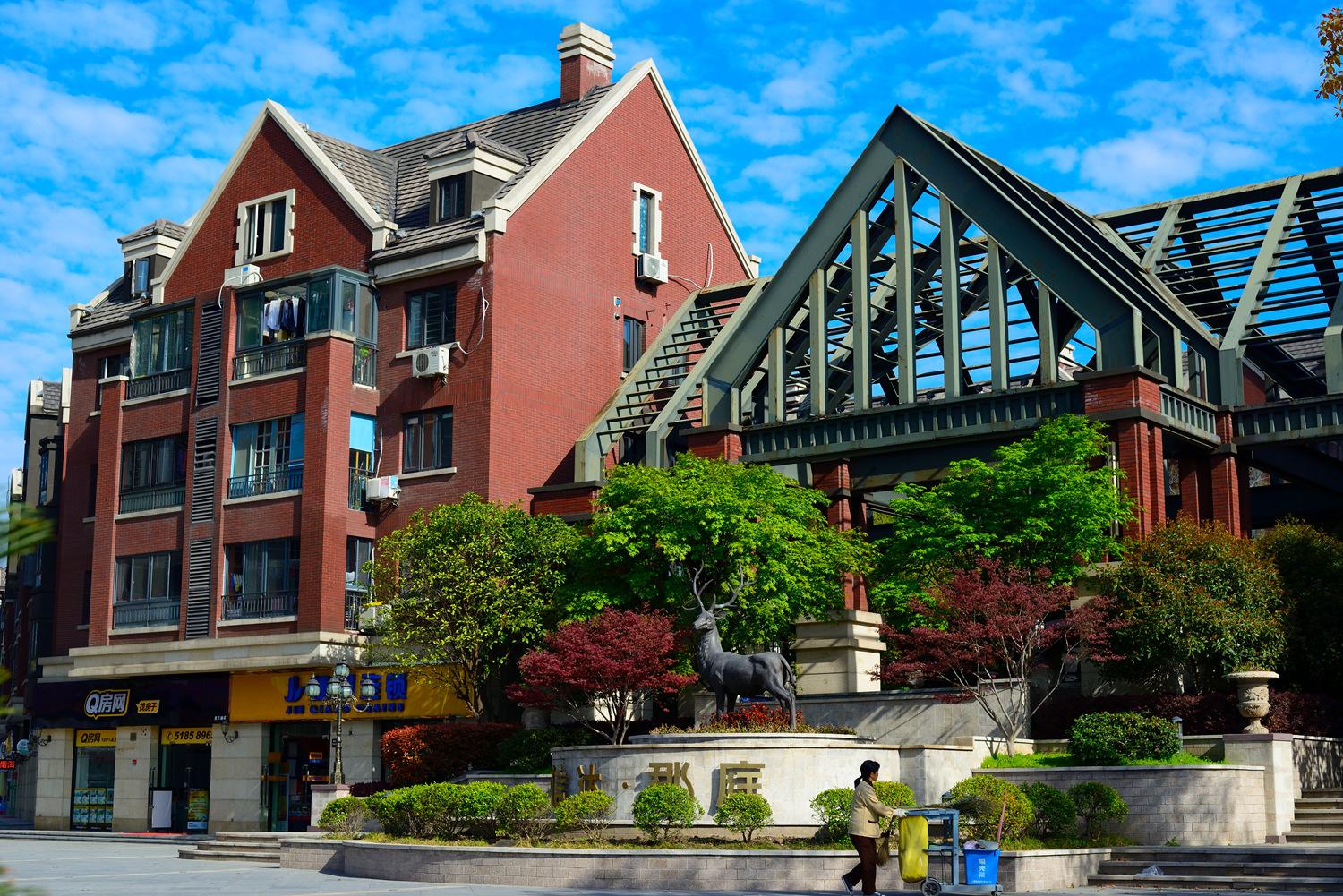 上海罗店房价是多少钱1平方米,上海400万能买套怎么样的房子