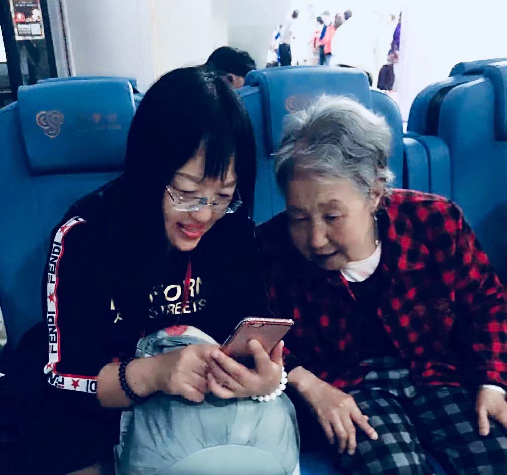 鎴戠殑姣嶄翰骞朵笉浼熷ぇ璇綍,姣嶄翰骞朵笉瀹岀編浣嗕細绔敖鍏ㄥ姏