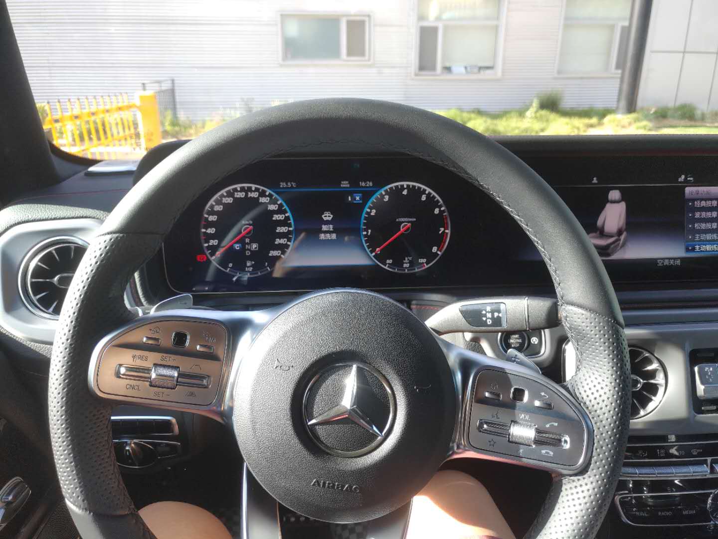 梅赛德斯奔驰g500多少钱,评测奔驰g500内饰改装