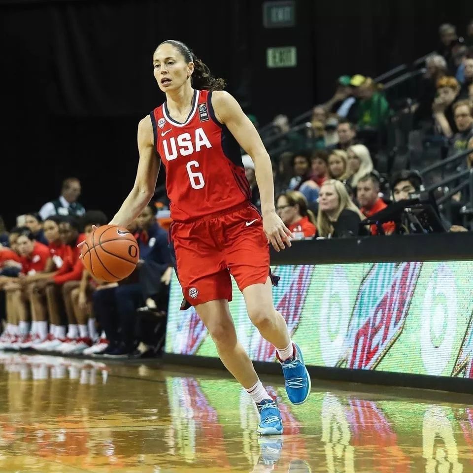 塔图姆和拉塞尔同框官方视频,nba球员上脚利拉德8