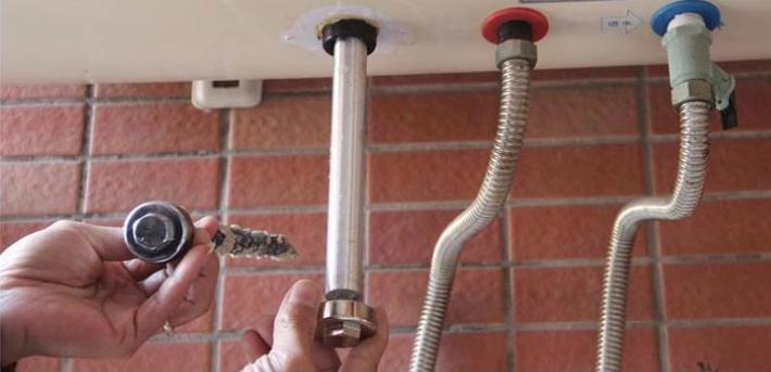 热水器的镁棒有没有防漏电的功能,热水器加热镁棒时间长了会漏电吗