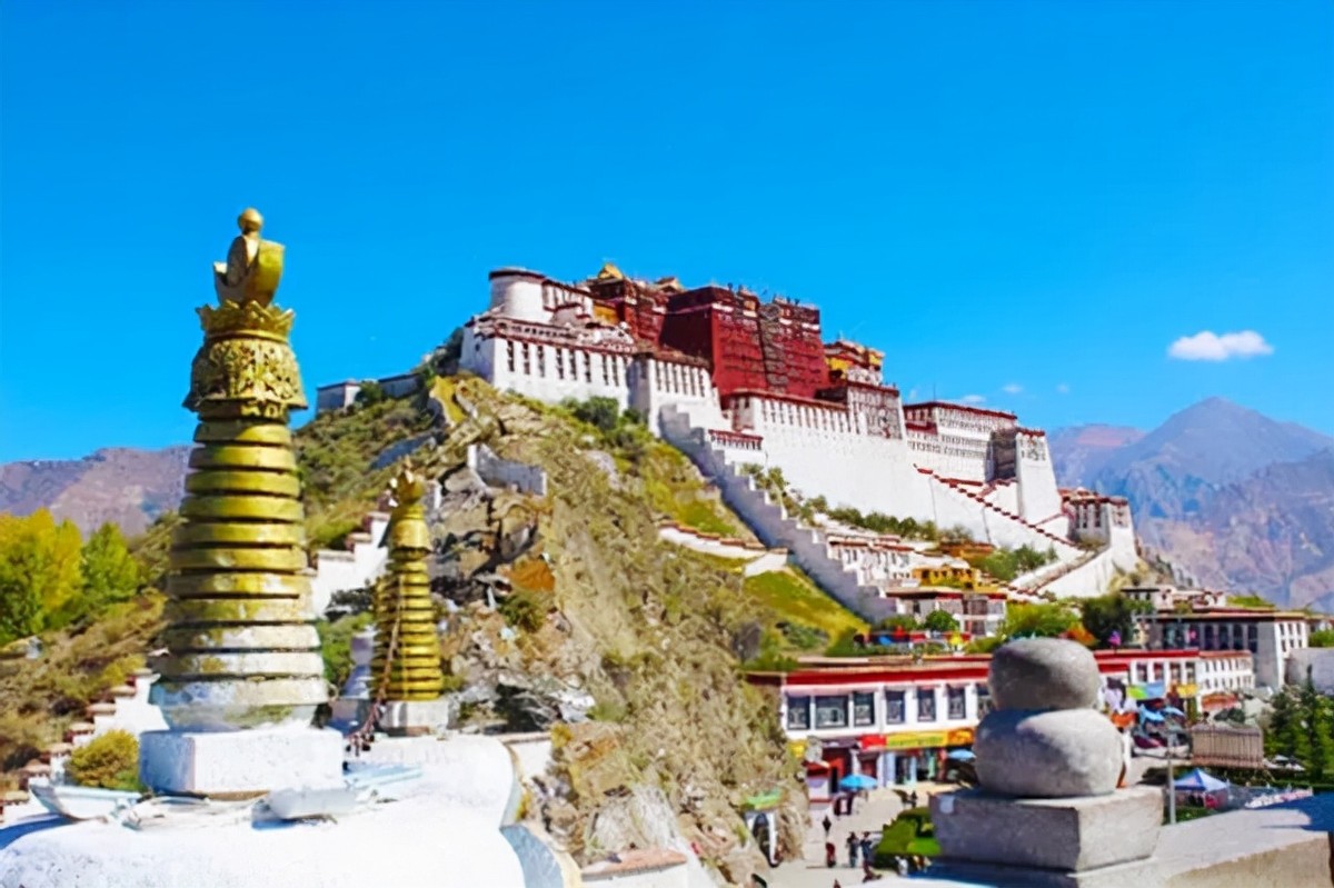 五世达赖溘然长逝，临终导演了一场叹为观止的大戏