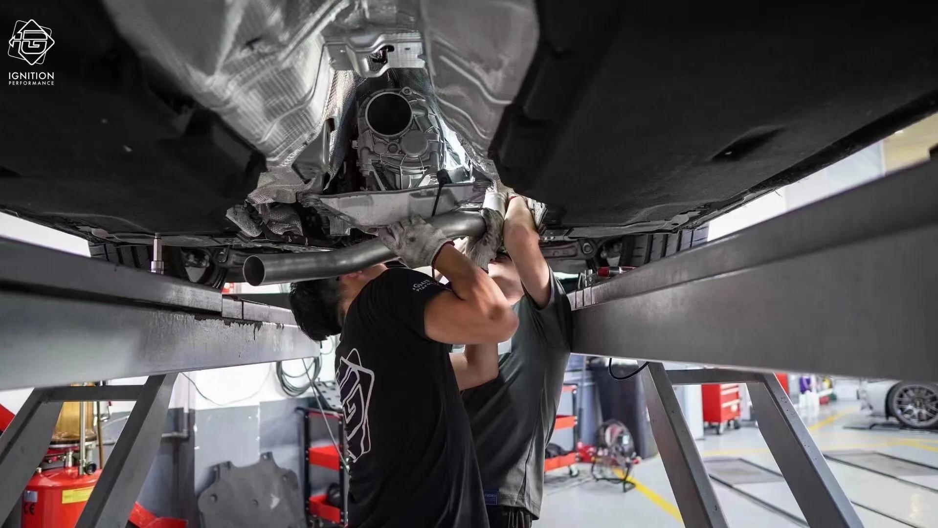 奥迪a4电光碳灰改色,a4碳纤维尾唇