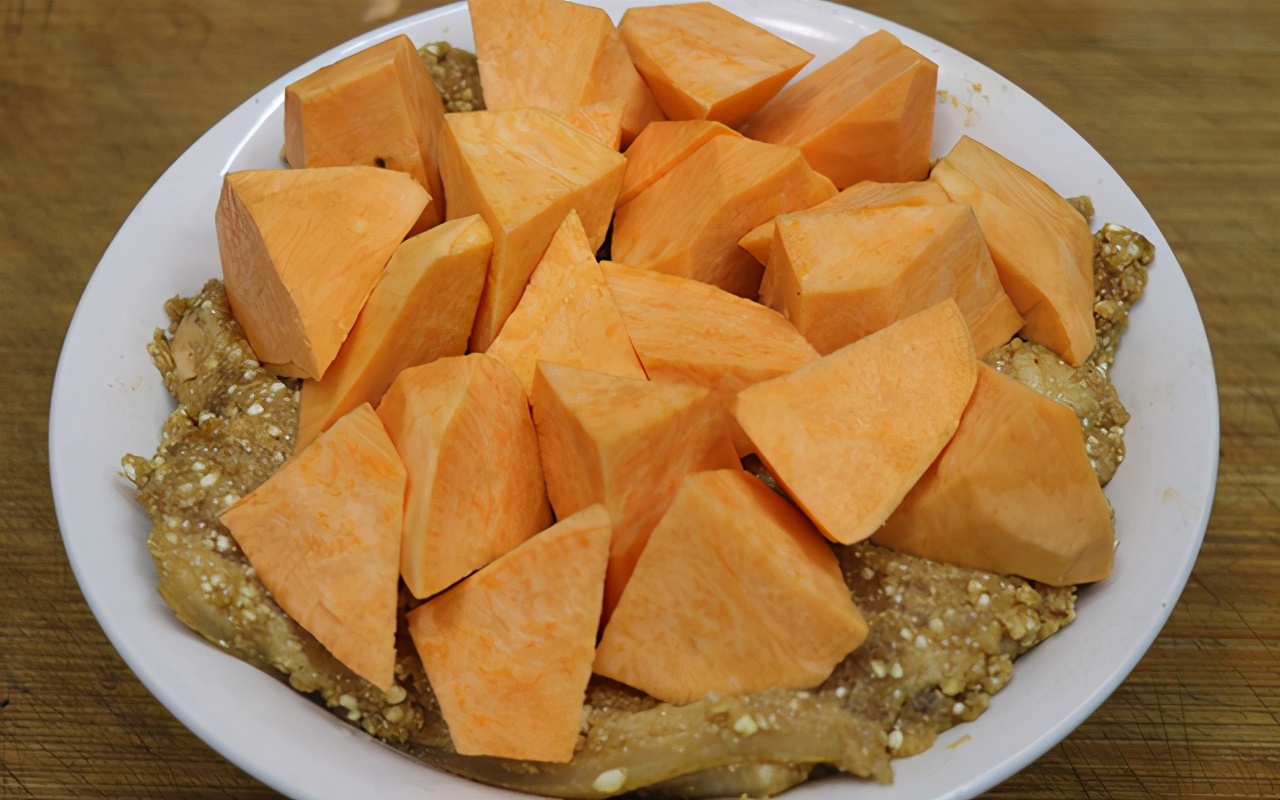 粉蒸肉家常做法米粉比例,粉蒸肉的粉炒法