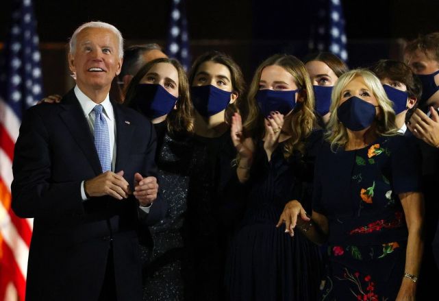 拜登和孙女亮相,拜登漂亮孙女图片