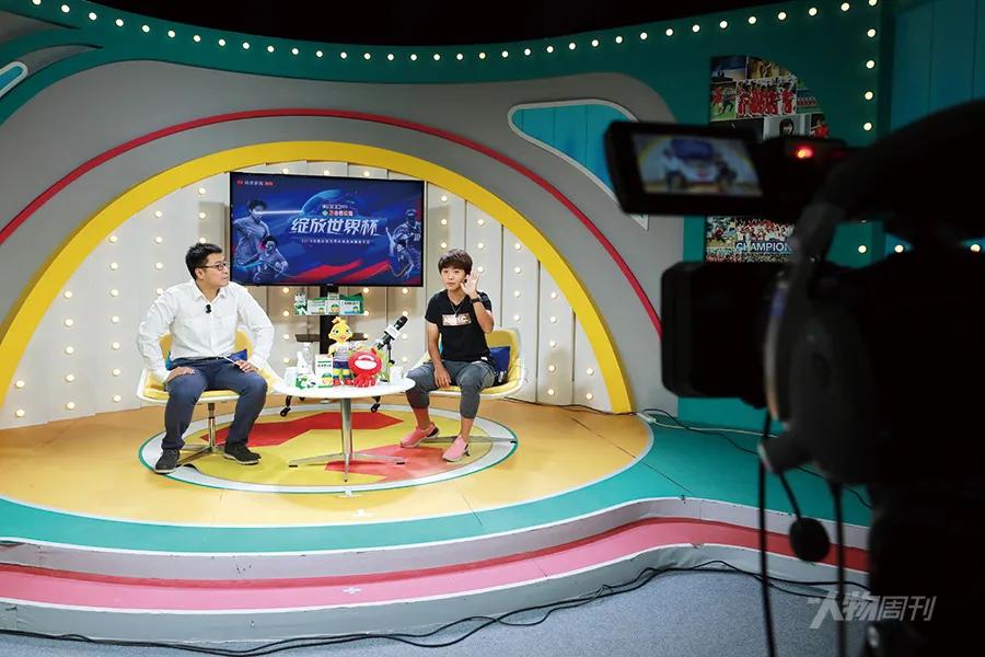 采访女足王霜视频完整版,中国女足铿锵玫瑰王霜