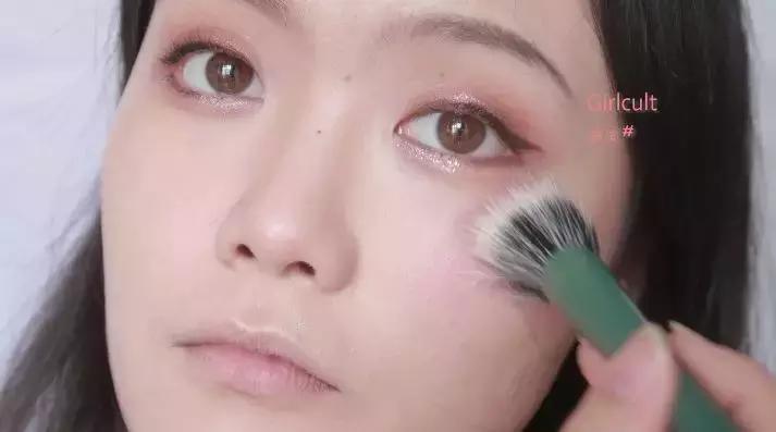 夏日草莓沙冰妆容化妆教程 (冰沙日常妆)