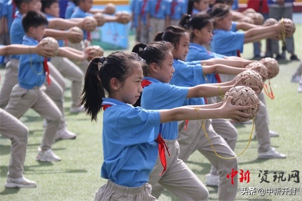 2019年河南省校园足球嘉年华观摩培训活动在二师附小西校区举行