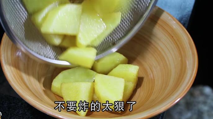 土豆和排骨怎么做才好吃,排骨和土豆的最好做法