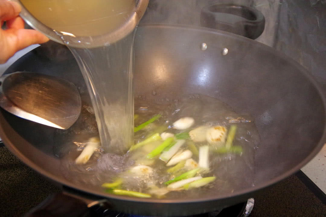 蚝油花菇焖花胶,正宗鲜炖花胶做法