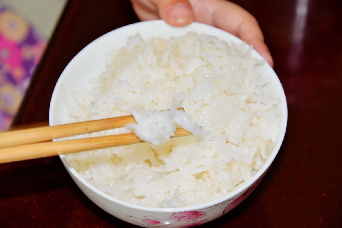 大米蒸米饭要注意什么,蒸大米的时候用不用水淘一下