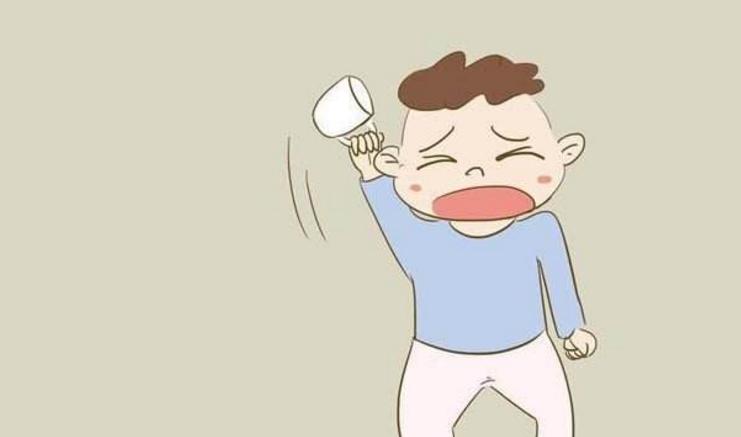 孩子情绪激动就动手打家长,孩子生气就打妈妈