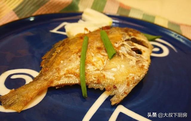 煎鲳鳊鱼的正确方法,用不粘锅煎鲳鳊鱼