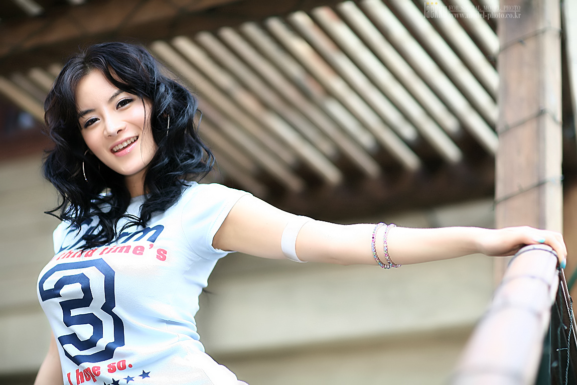 韩国车模林智慧御姐范,韩国顶尖车模林智慧