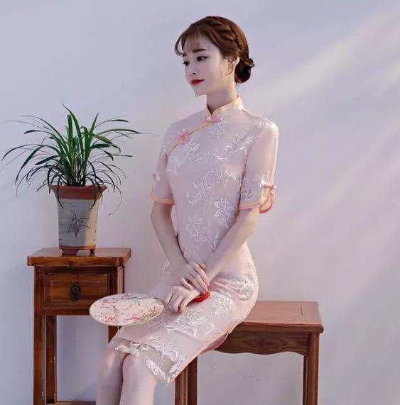 旗袍可以诠释各种美,风姿绰约温婉优雅的旗袍美女