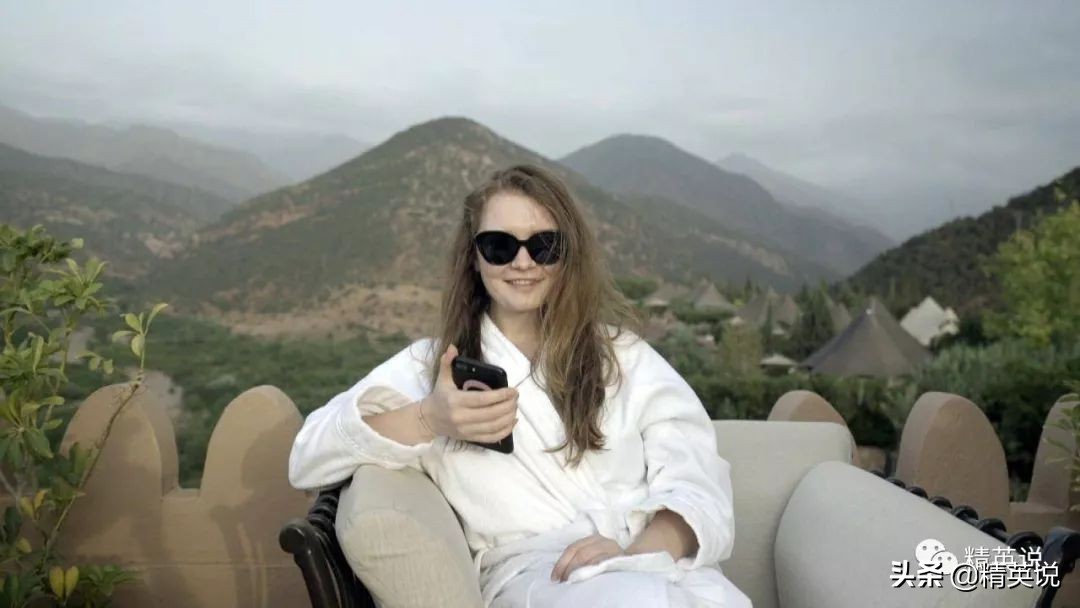 把纽约上流圈骗得团团转，轰动全球的90后假名媛获释…