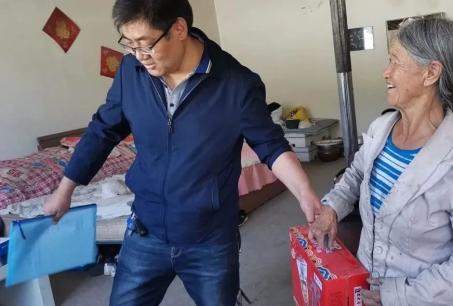 法院帮扶入户走访工作 (明溪法院扶贫入户走访)