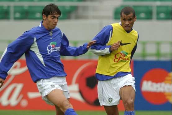 足坛上面成为大满贯多么难，而历史上，这三个人都做到过