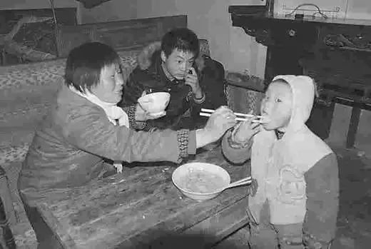 妻女被杀兔子牵出了真相,妻女被杀兔子成破案关键