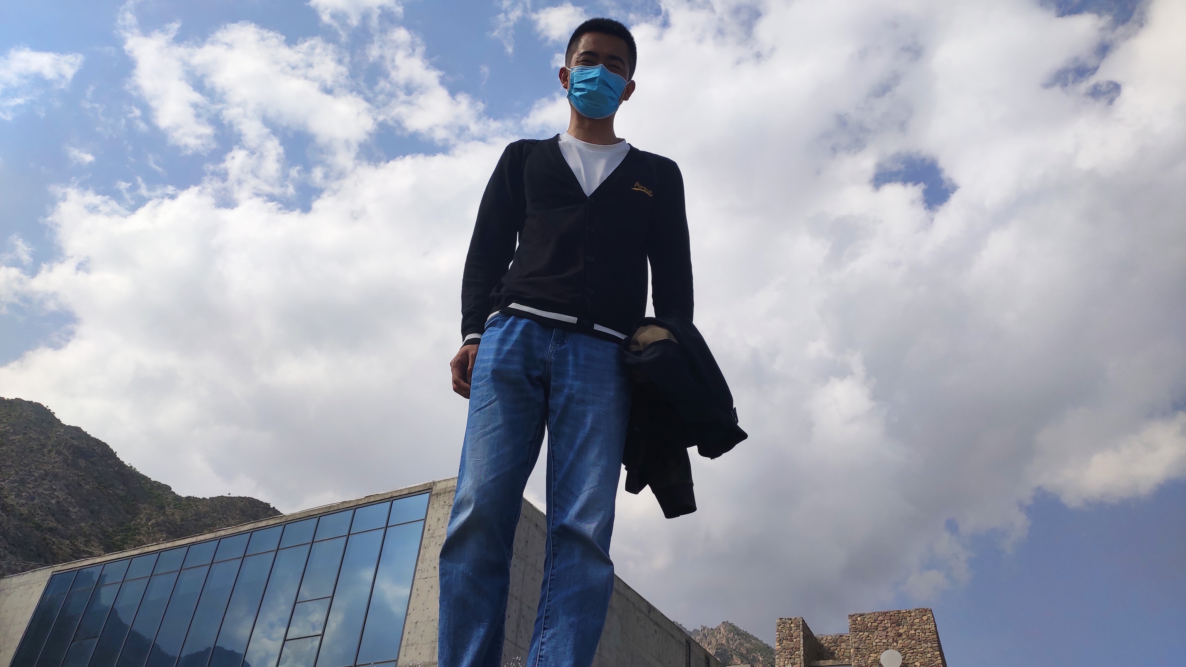 搓面下肚就发车,韩美林艺术馆里摆POSE,贺兰山边看睡佛