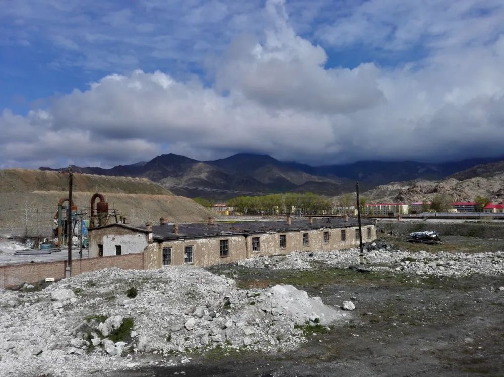 曾是为国还债的“功勋矿区”,因资源枯竭失落数十年……唱遍全网的可可托海,究竟有哪些传奇故事?