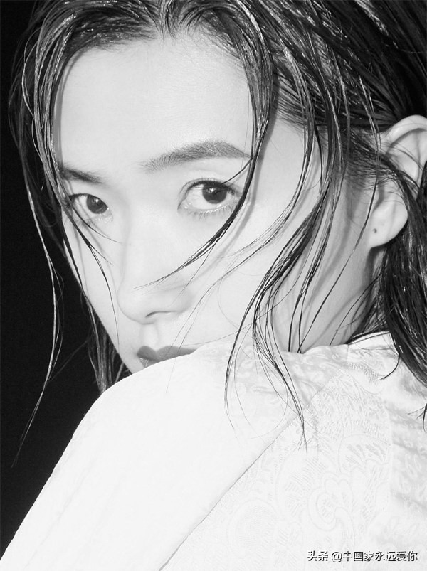 万茜：立得定，方见脚跟