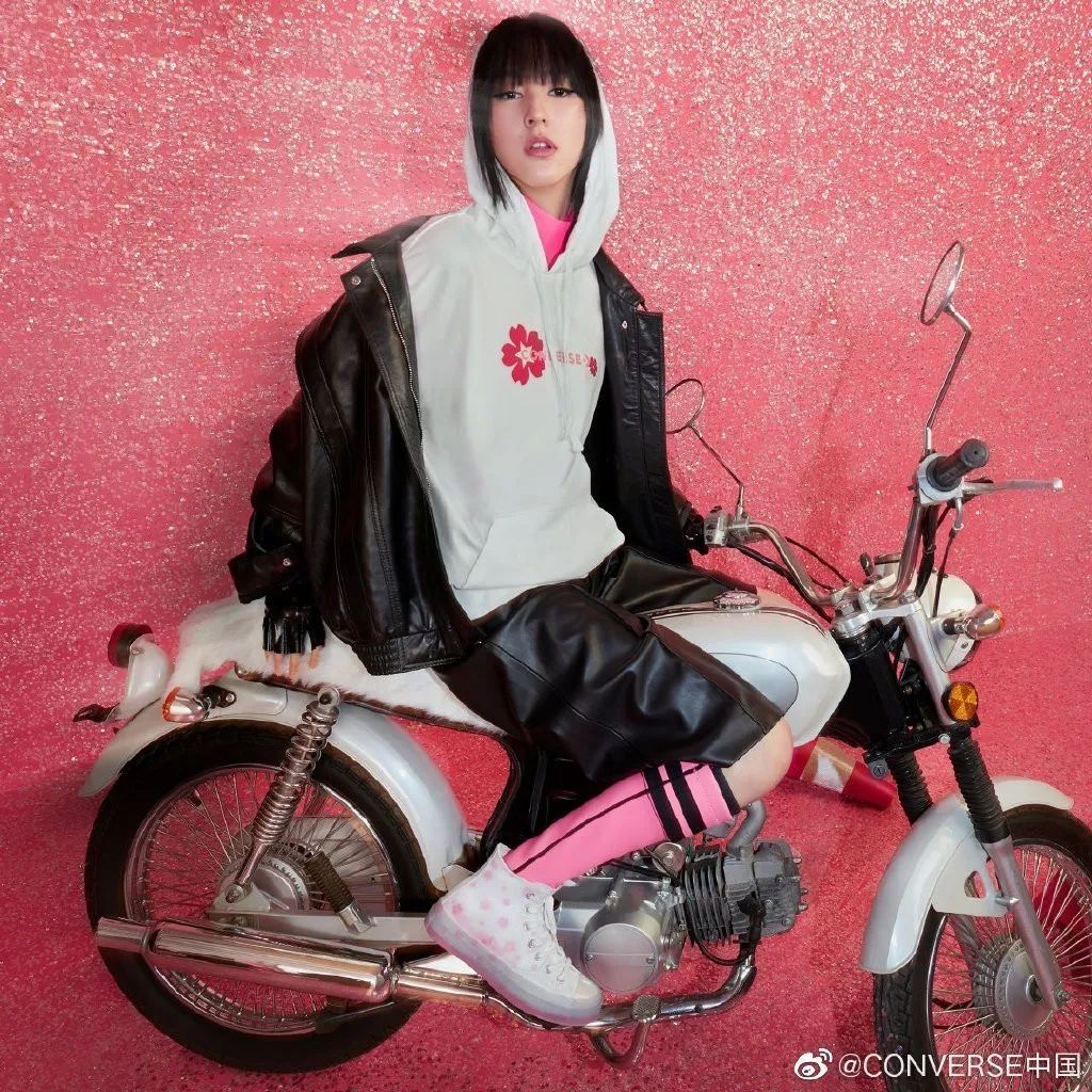 鞋柜怎么放春夏秋冬的鞋 (鞋柜必备的小白鞋)