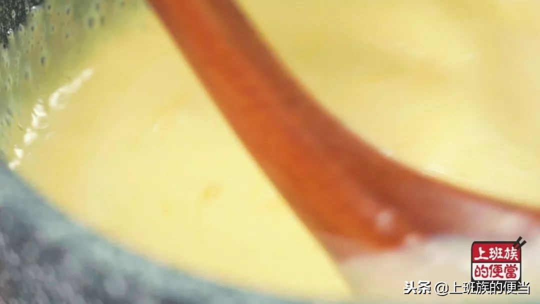 牛奶鸡蛋芒果布丁的做法,自制芒果布丁入口即化超级好吃