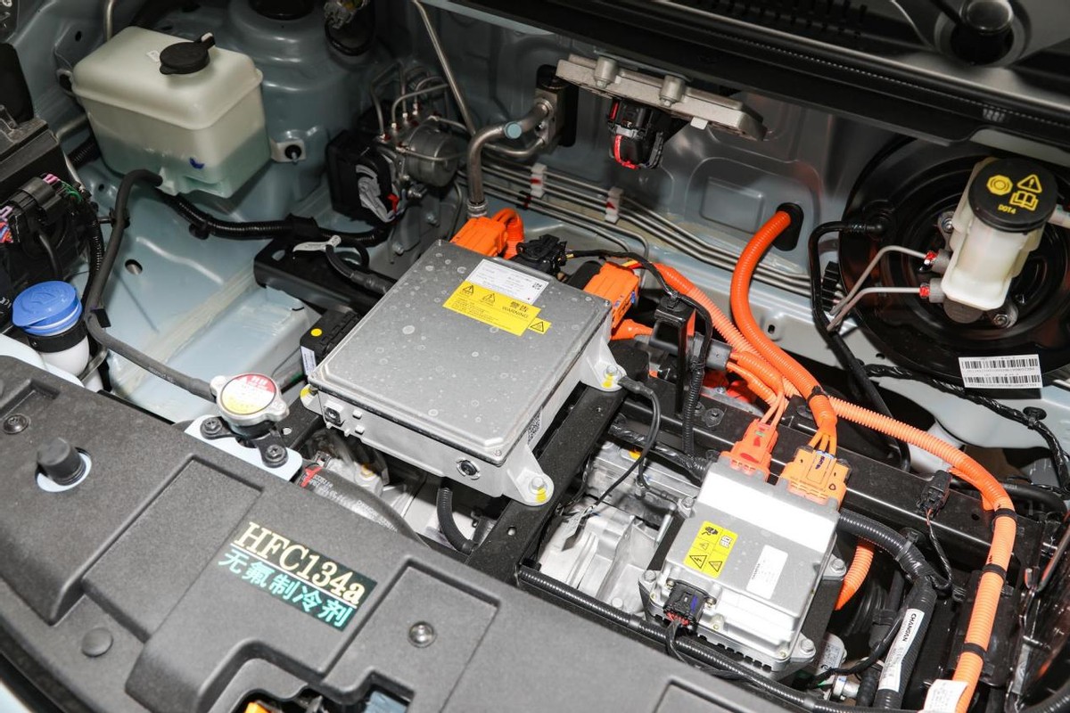 高速跑120公里可以吗,高速能跑1200公里