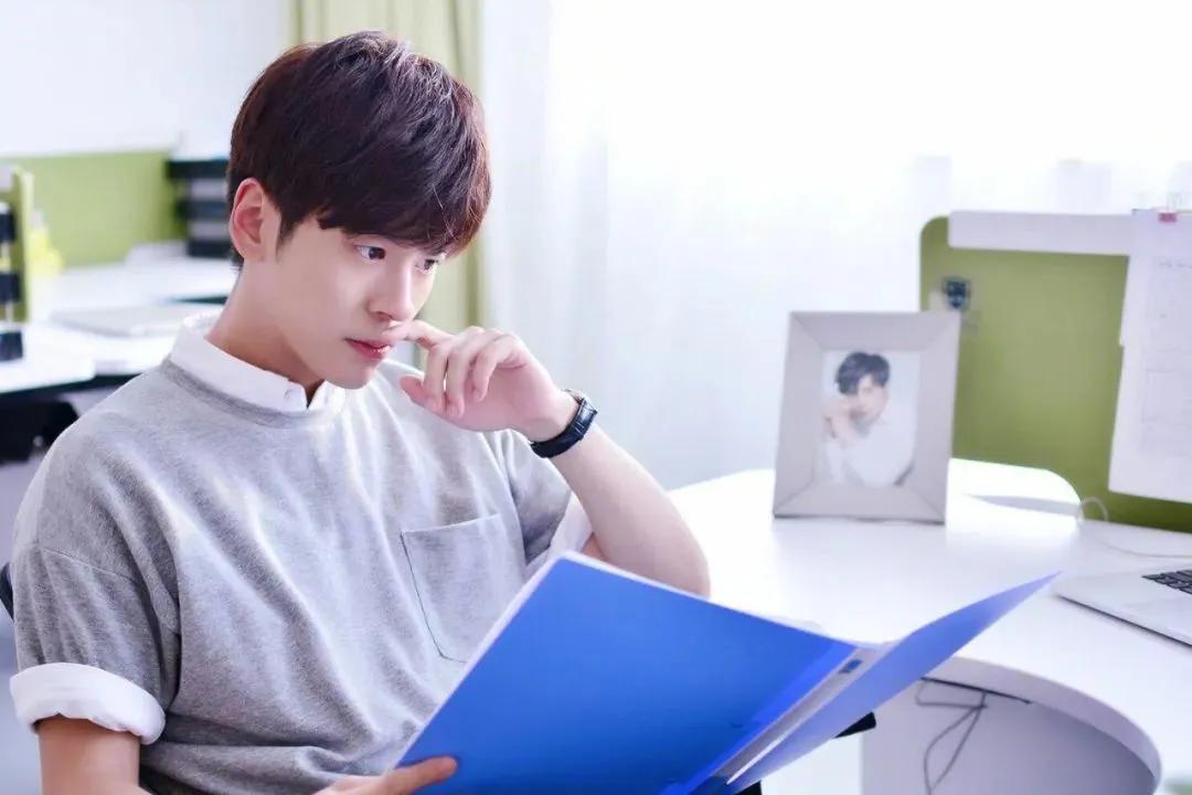 英年早婚的男星合集,英年早婚的男明星