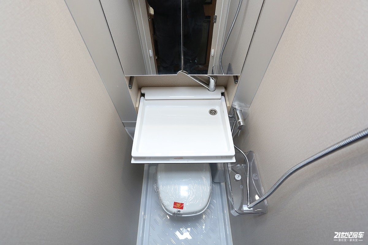 了解上汽大通maxusv90最新动态,上汽大通maxusv902023款2.0t短轴低顶