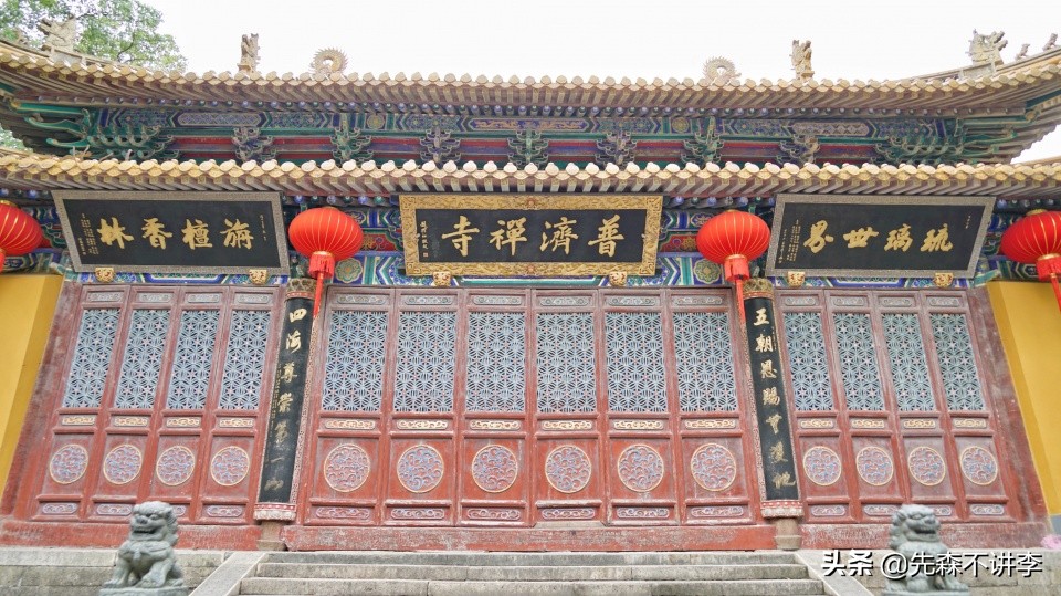 大门不出二门不迈整天烧香拜佛,普陀山不开放的寺院