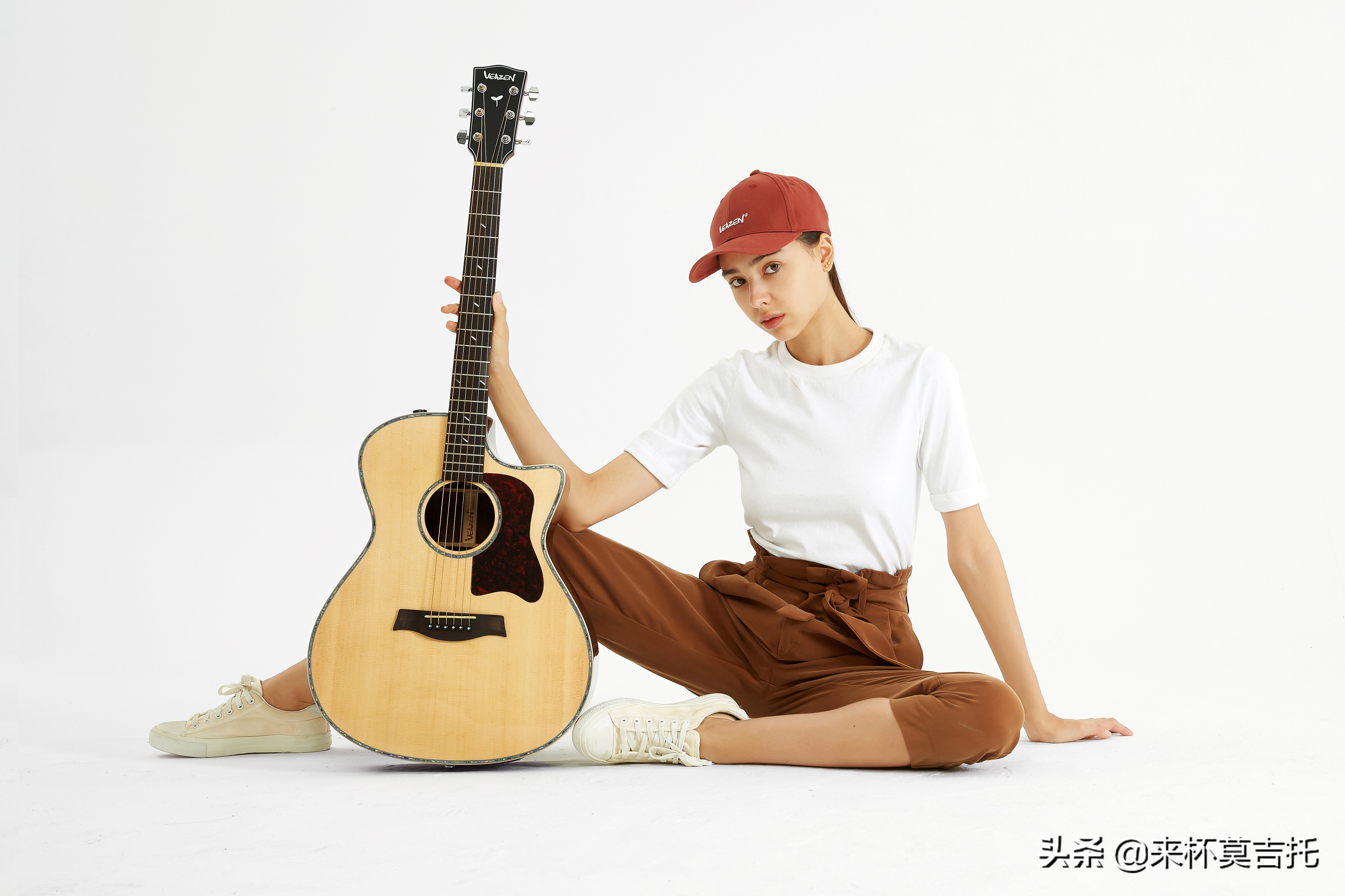 入门吉他选购指南,吉他入门怎么选琴