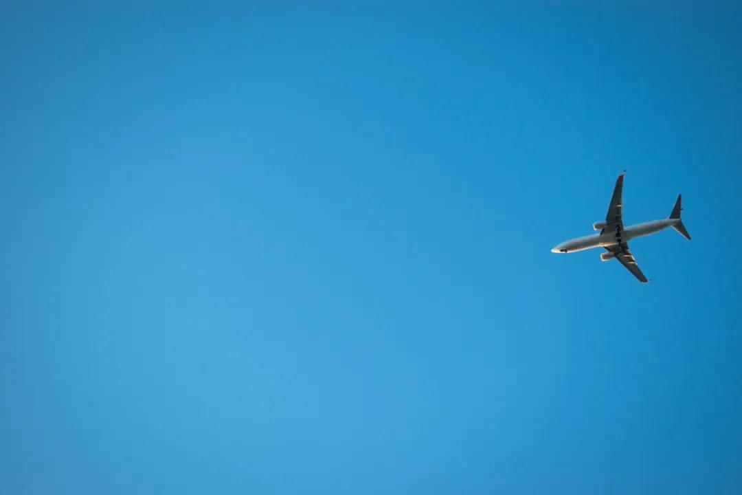 飞机起降耳朵疼怎么办,飞机降落时耳疼怎么预防