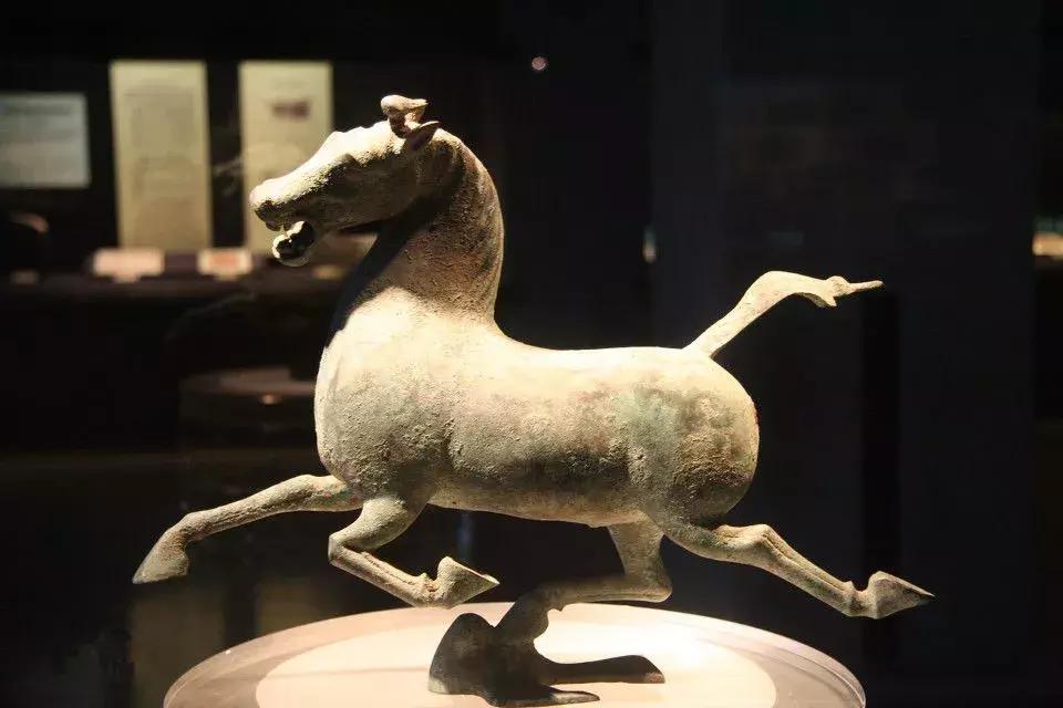 天马西来：游走在神话与真实之间的汗血宝马