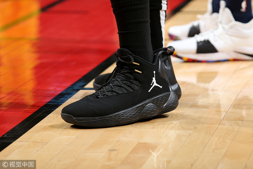 NBA今日球鞋精选：上脚两双联名款！火箭赢了，“鞋王”嗨了