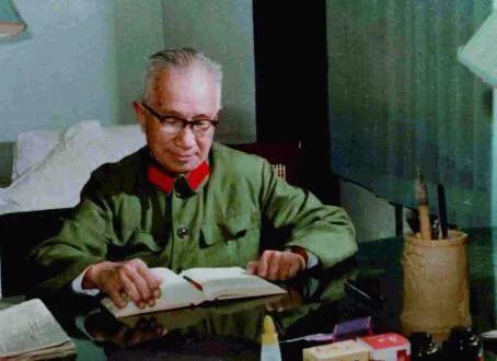 1984年粟裕遗体在八宝山火化，才发现他头颅中的3枚弹片，54年啊