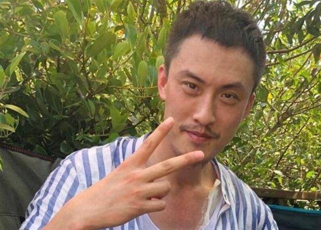 他北漂跑龙套演尸体，因穿*袜丝**跳舞出名，今两登春晚一夜爆红