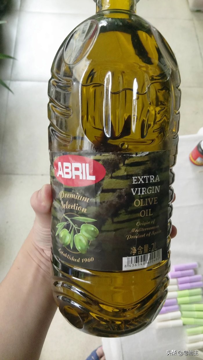 自制薄荷润唇膏简单教程,技能改变生活视频讲解