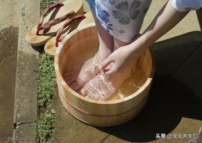泡脚用的盆有讲究的吗,泡脚盆泡脚好吗